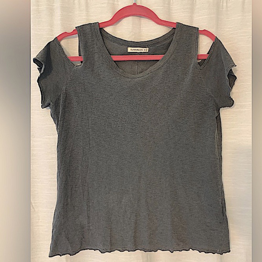 Off the shoulder T-shirt